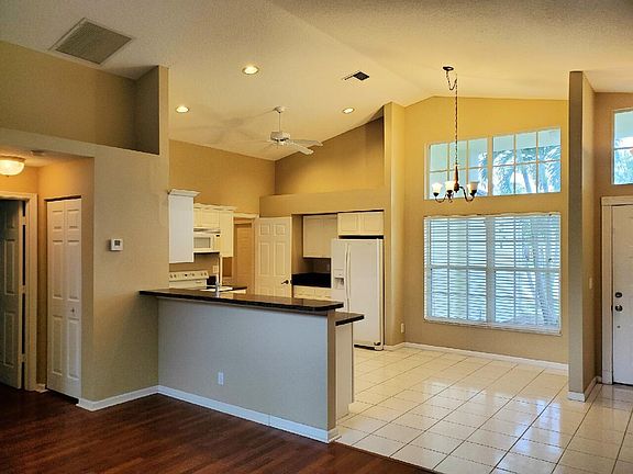 4th image of 6411 Mullin St