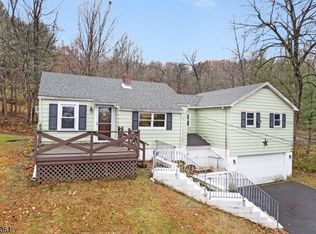 34 Old Mountain Rd, Clinton Twp., NJ 08833