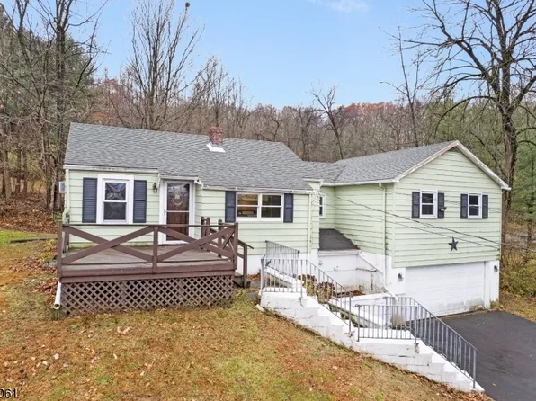 34 Old Mountain Rd, Clinton Twp., NJ 08833