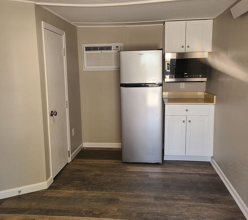 2nd image of 619 N 3rd St #4
