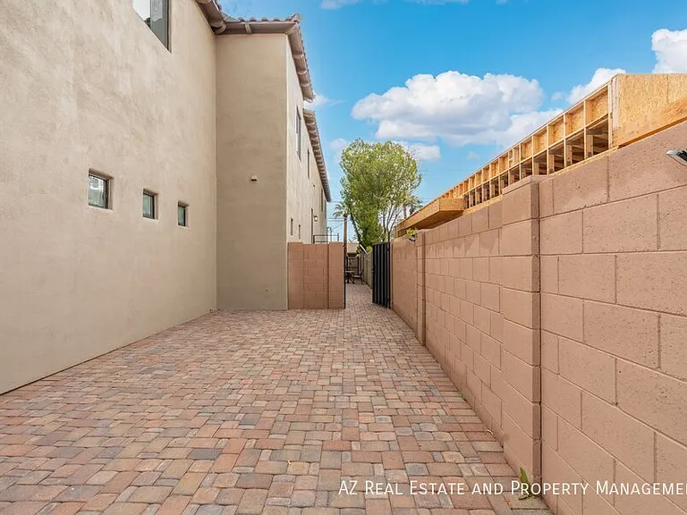 3112 N Valencia Ln — Photo 36