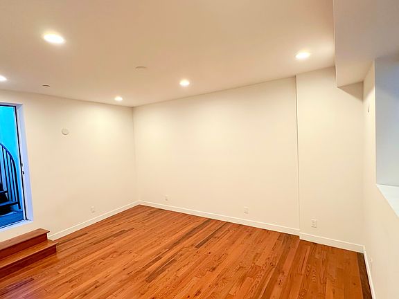 4th image of 4223 Ince Blvd #B