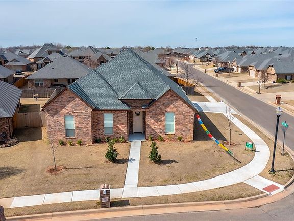 2nd image of 17001 Madrid Cir