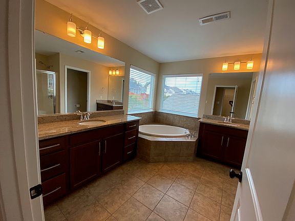 5th image of 3011 Ironwood Flat Dr