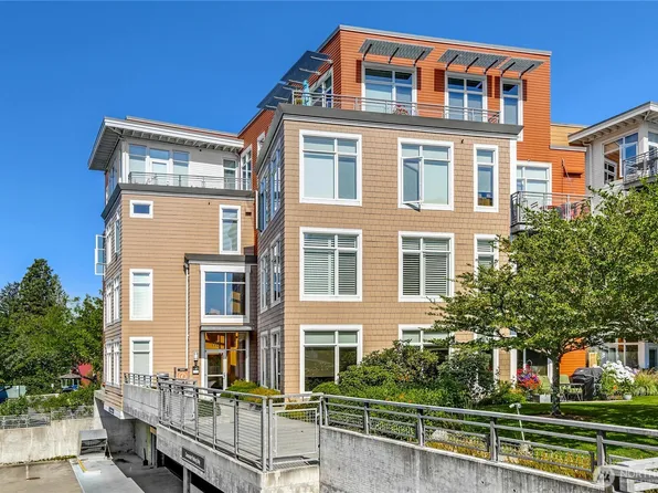 170 Harbor Square Loop NE #A205, Bainbridge Island, WA 98110