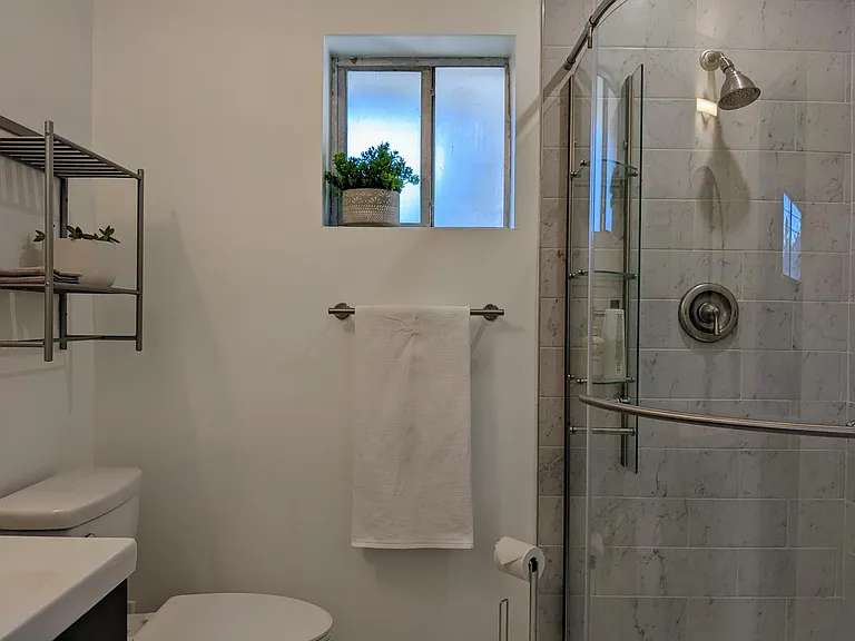 1104 Sycamore Dr — Photo 10