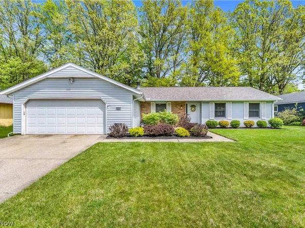 6151 Hickory Trl, North Ridgeville, OH 44039