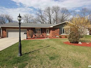 3303 W Capitol Dr, Peoria, IL 61614