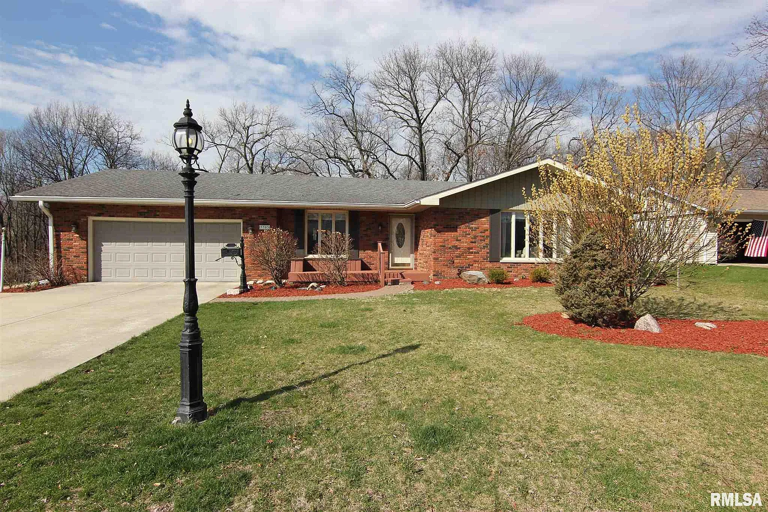 3303 W Capitol Dr photo 1