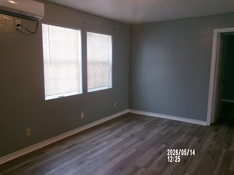 220 SW 24th St — Photo 24