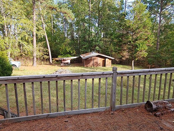 4th image of 135 Deerwood Dr