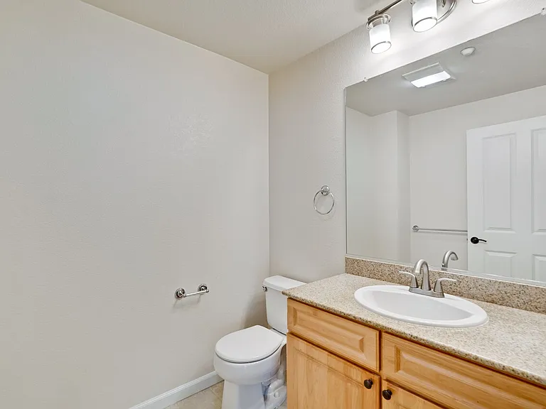 Encinal Place Apartments — Photo 40