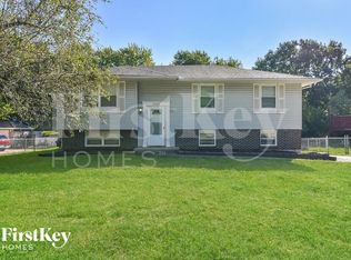 2000 SW Keystone Dr, Blue Springs, MO 64014