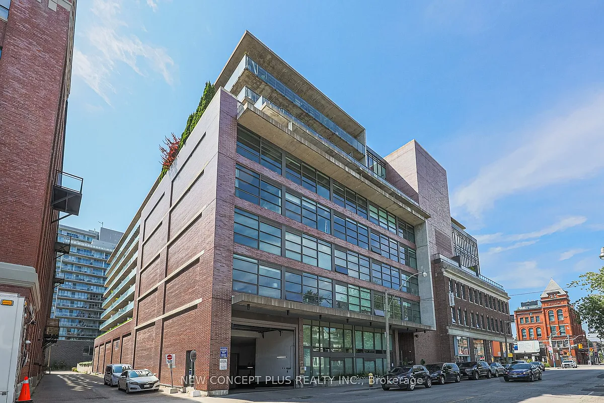 Photo 1 of 23 - 90 Broadview Ave #634 - Toronto, ON Primary Photo - 90 Broadview Ave #634