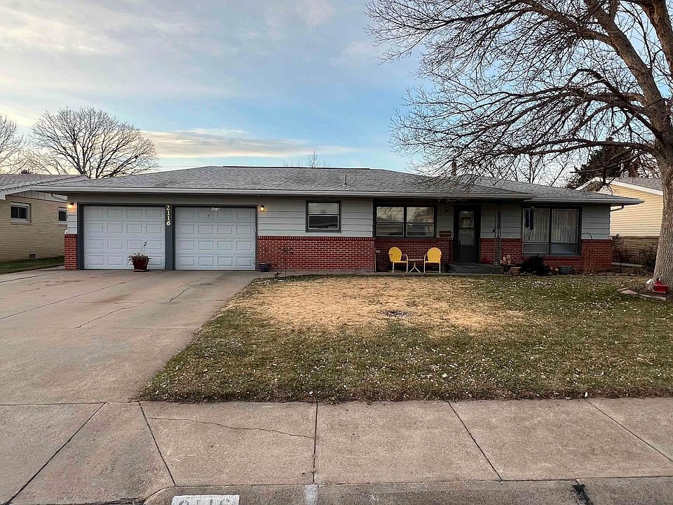 1st image of 2116 W D St.