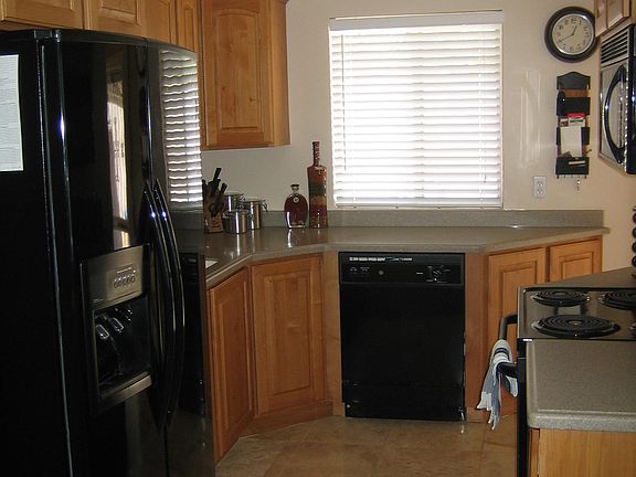 2nd image of 1583 E Glen Arbor St
