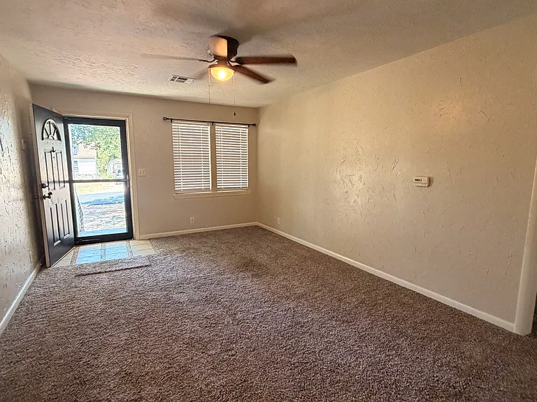 1313 E Edwards St — Photo 3