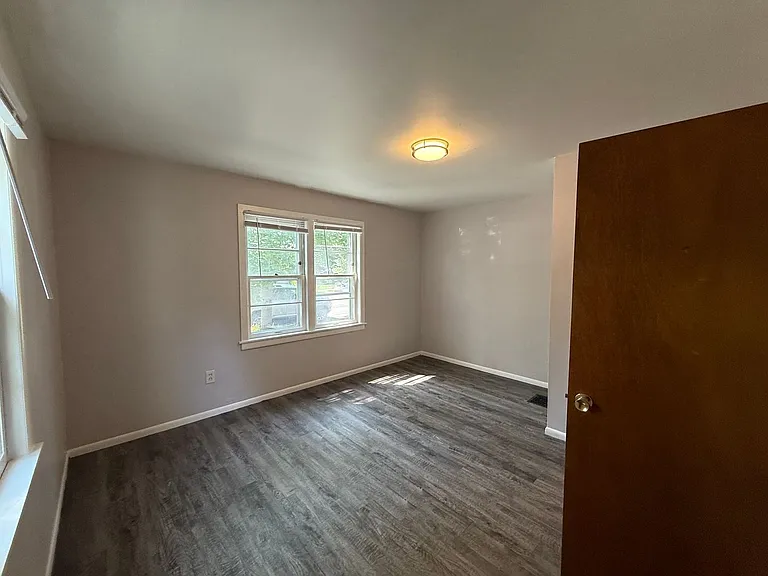 329 Lyon St NE #2 — Photo 6