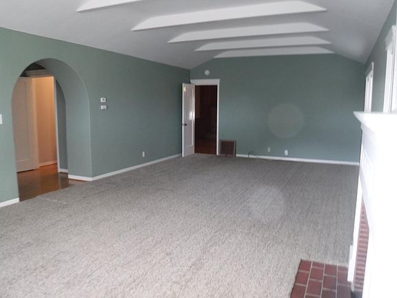 4th image of 601 E Orange St
