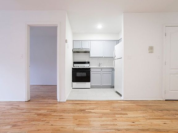 3rd image of 236 Skillman Ave #3