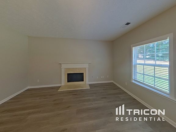 2nd image of 706 Hot Springs Trl