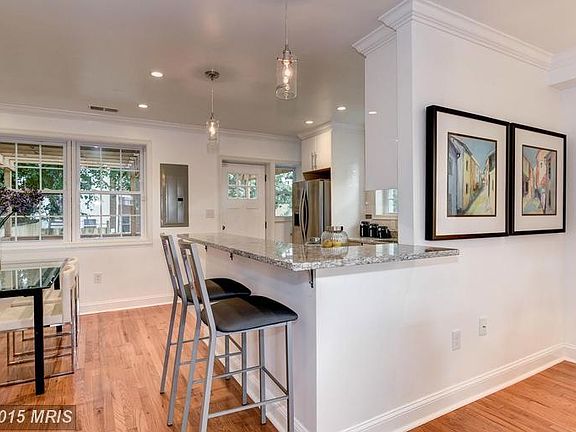 Breakfast bar and kitchen