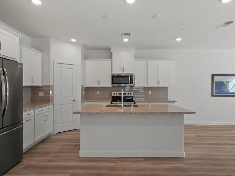 1586 Waterside Ln — Photo 13