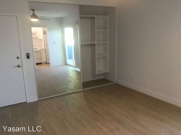 3rd image of 3521 Mentone Ave #10