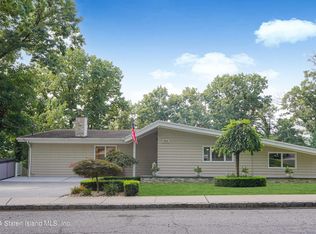 194 Longview Rd, Staten Island, NY 10301