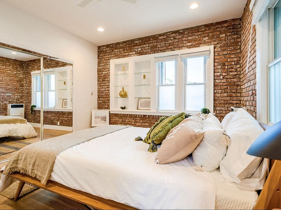 Studio - Bedroom