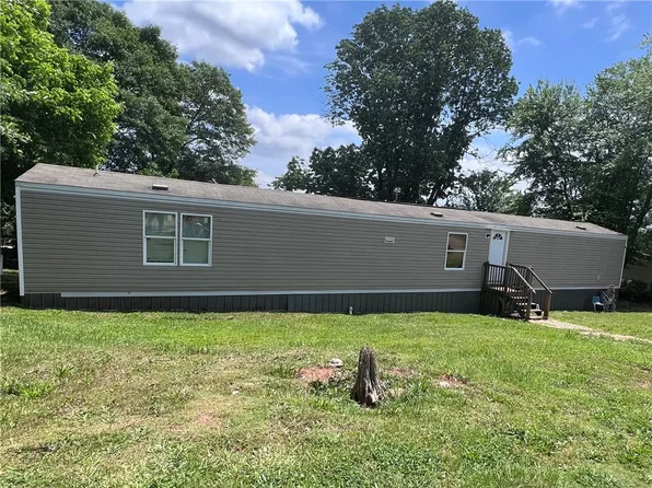 107 Wellington Rd, Wellford, SC 29385