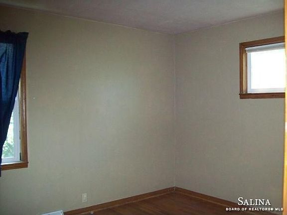5th image of 1020 Vassar Dr