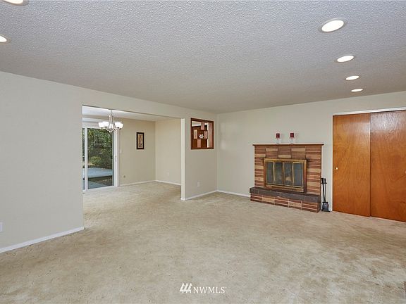 Welcome Home.....Picture Yourself Here On Those Chilly Winter Nights.