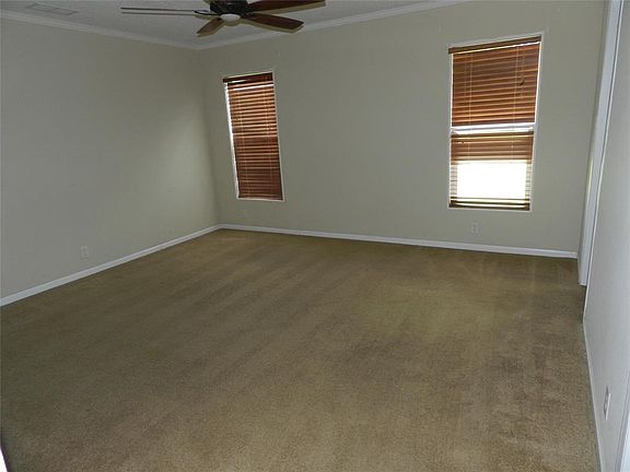 2nd image of 10307 Glenwood Dr