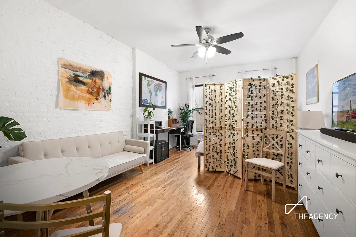 433 West 54th St Unit 15  