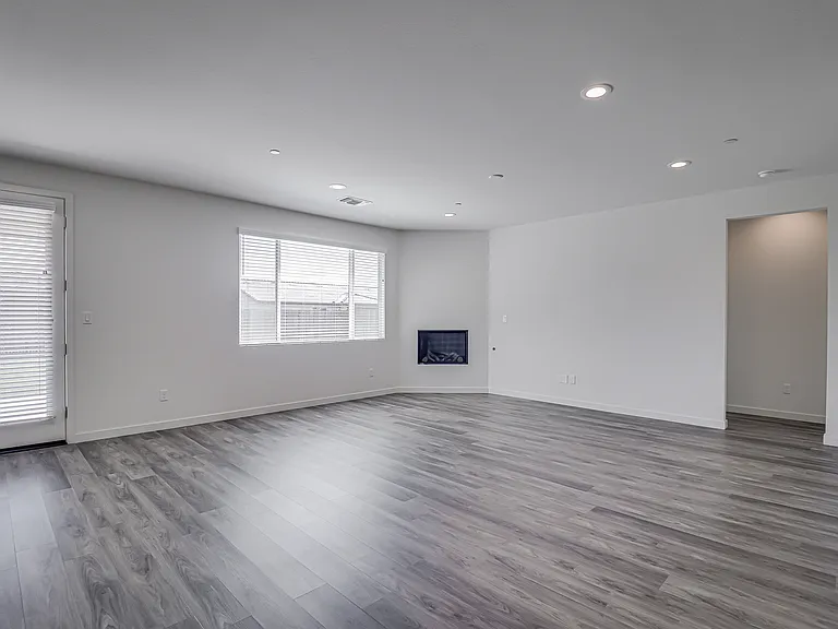 15017 Maryvale Ave — Photo 12