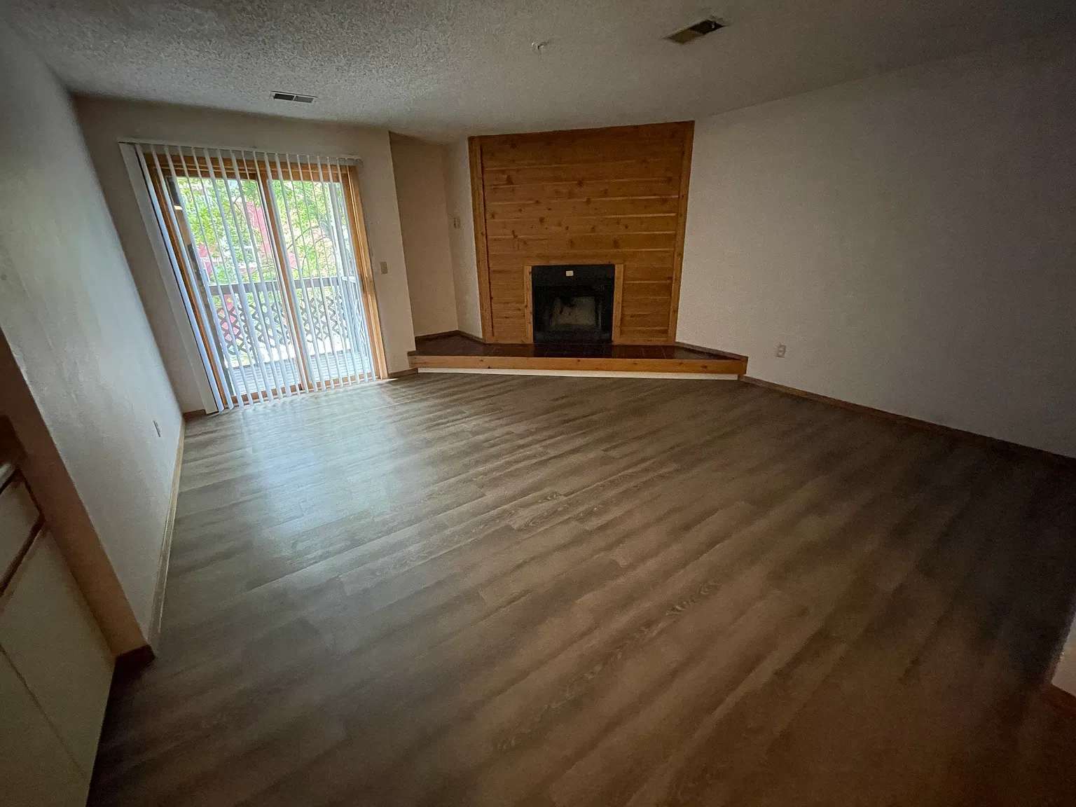 2 bed, 860 sqft, $2,400 — Photo 4
