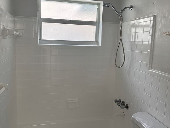3rd image of 5401 SW 40th Ave #W