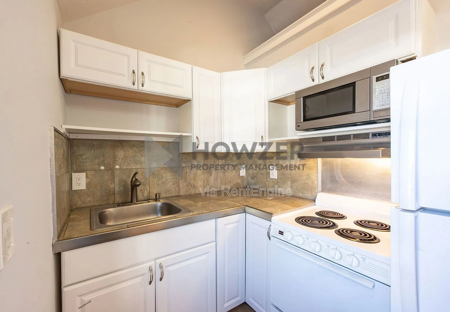 Studio, 1.0 bath, 400 sqft, $1,900 — Photo 1