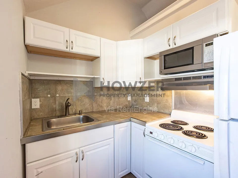 1 Wimbledon Dr