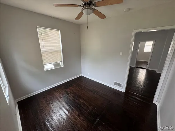 5006 Grace Ave, Saint Louis, MO 63116