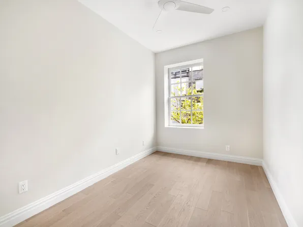 178 Sullivan Street image 15 of 18