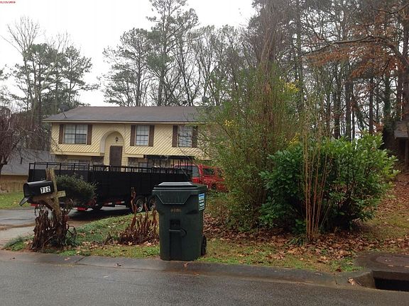 3rd image of 712 Pebble Creek Trl