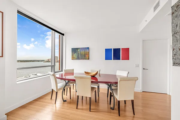 Sold by R New York | media 3