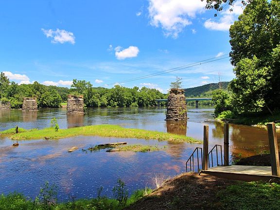 4th image of 5977 James River Rd