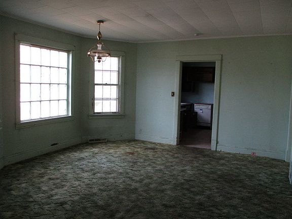 2nd image of 512 E 142nd St