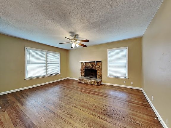 5th image of 1526 Andrew St