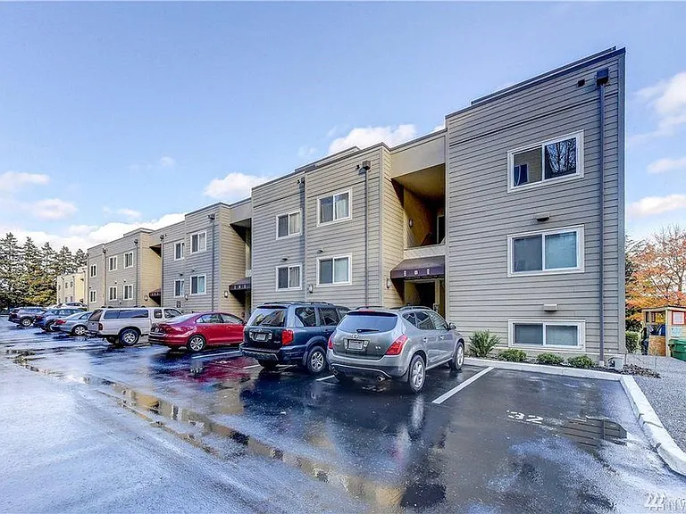 5834 NE 75th St #B301 — Photo 1