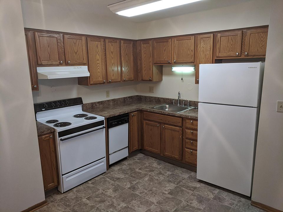 1st image of 123 Georgetown Dr APT B