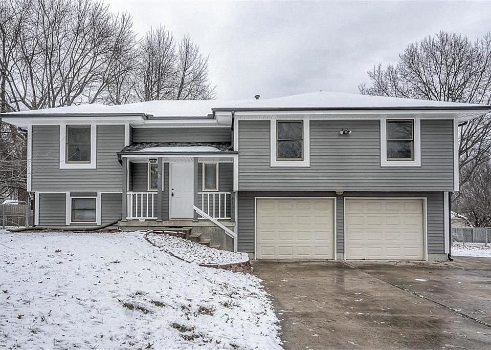 1st image of 2111 S Calumet Dr